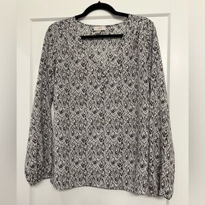 LOFT Black and White Patterned Blouse/Top Size Medium EUC